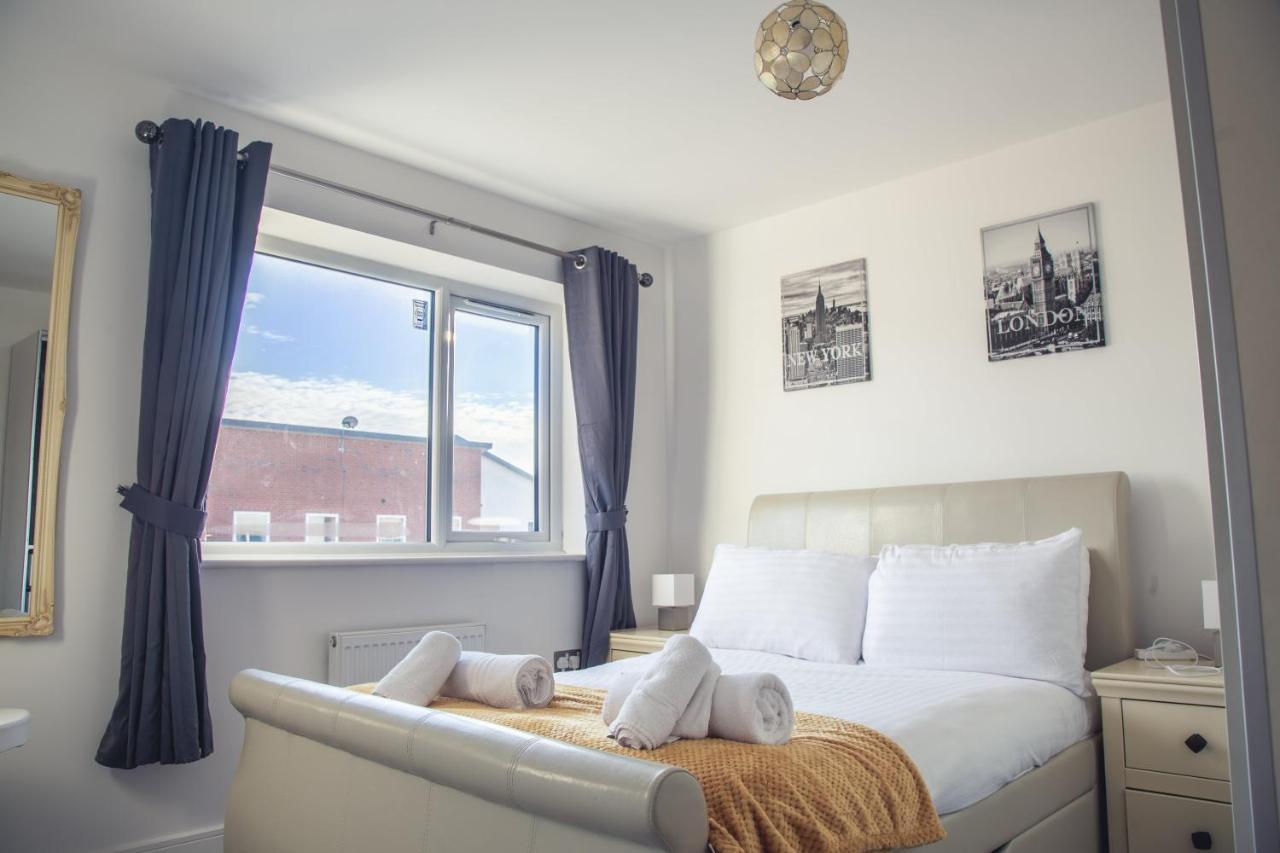 Walking Distance To Etihad And Coop Live Arena With Free Parking Villa Manchester Luaran gambar